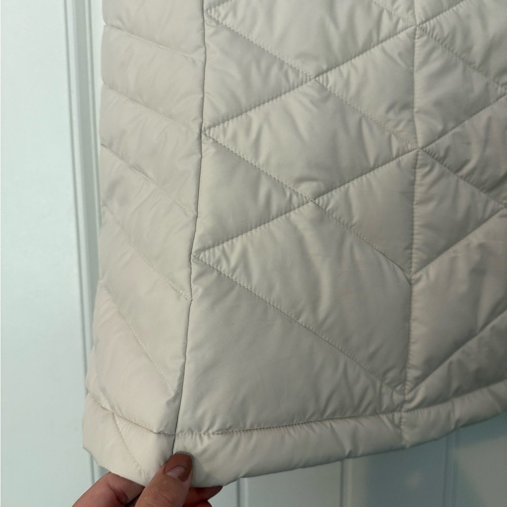 SOLD Columbia Women's Heavenly Omni-Heat Vest - Picture 6 of 6